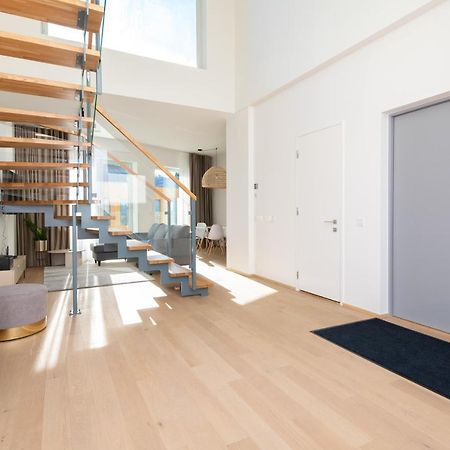 4Bdr Modern And Stylish Apartment Near Kadriorg With Free Parking タリン エクステリア 写真