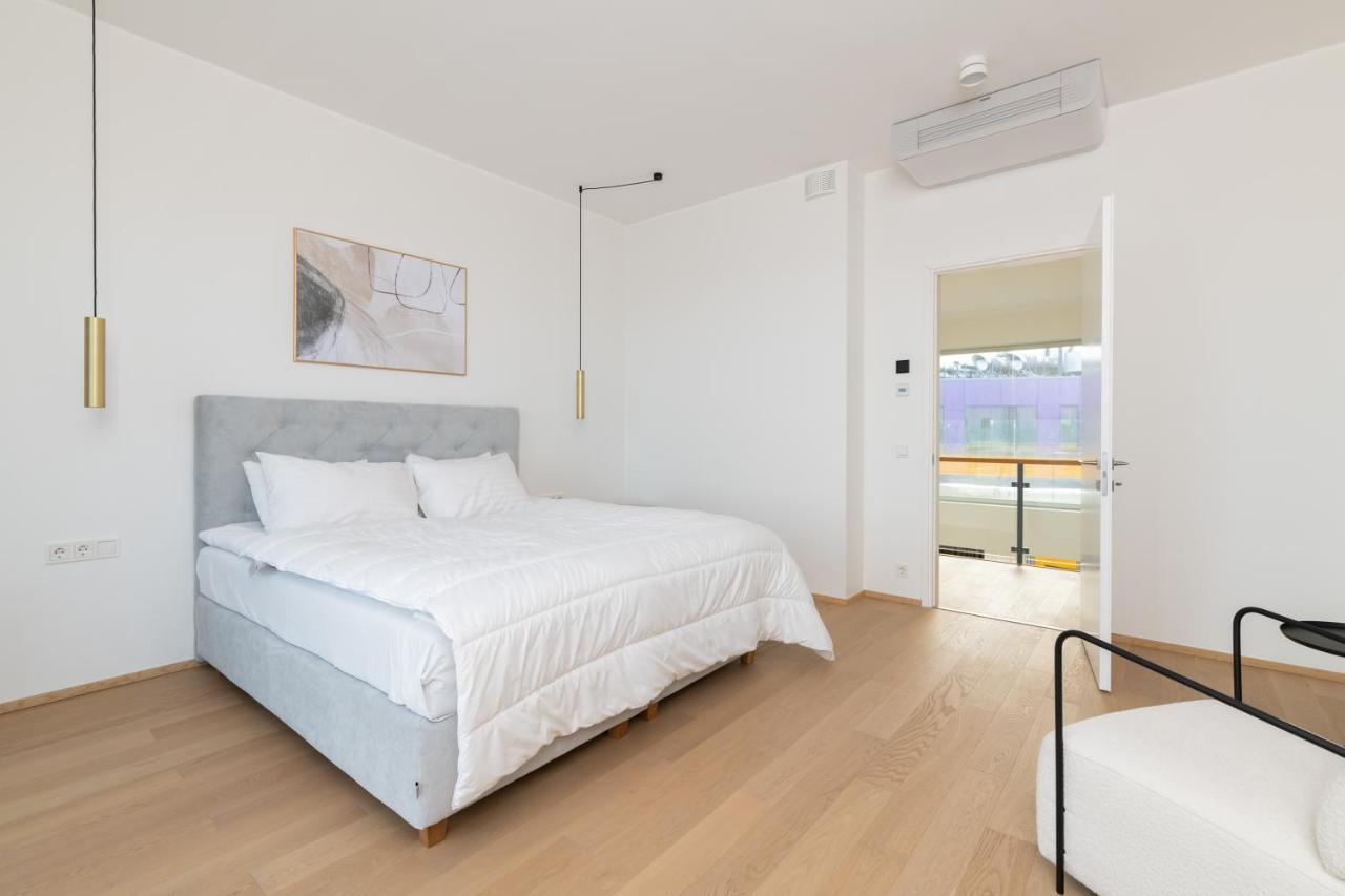 4Bdr Modern And Stylish Apartment Near Kadriorg With Free Parking タリン エクステリア 写真