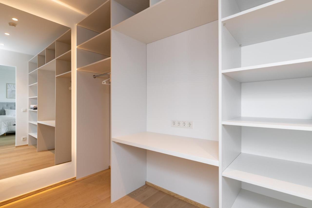 4Bdr Modern And Stylish Apartment Near Kadriorg With Free Parking タリン エクステリア 写真