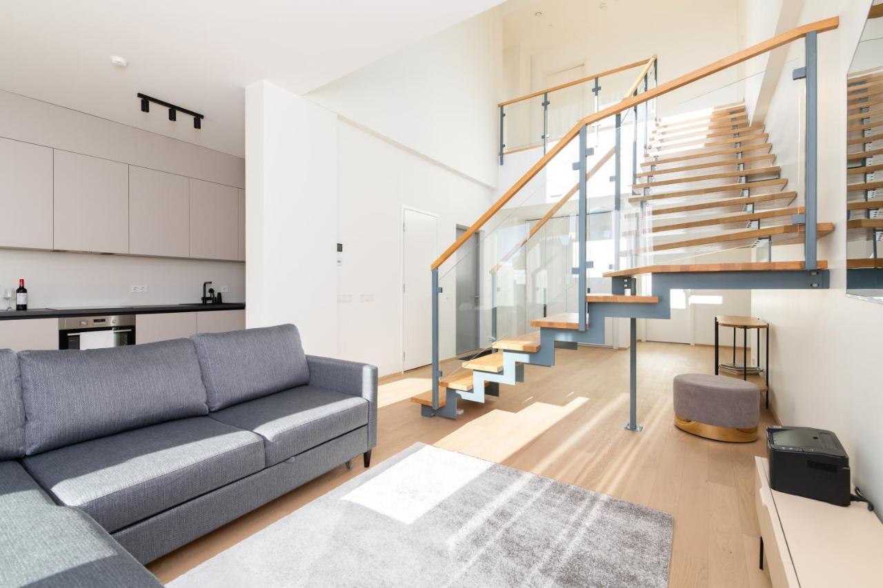 4Bdr Modern And Stylish Apartment Near Kadriorg With Free Parking タリン エクステリア 写真