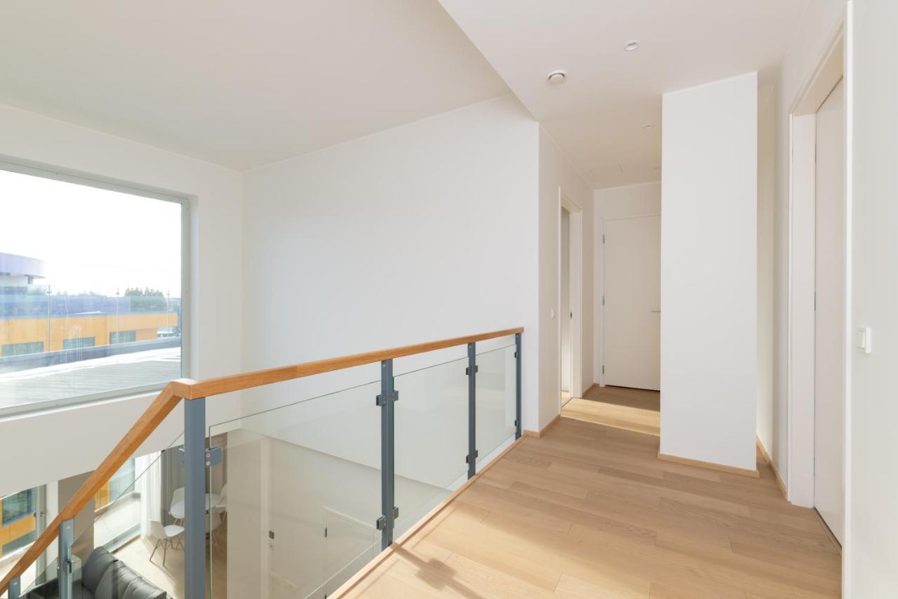 4Bdr Modern And Stylish Apartment Near Kadriorg With Free Parking タリン エクステリア 写真