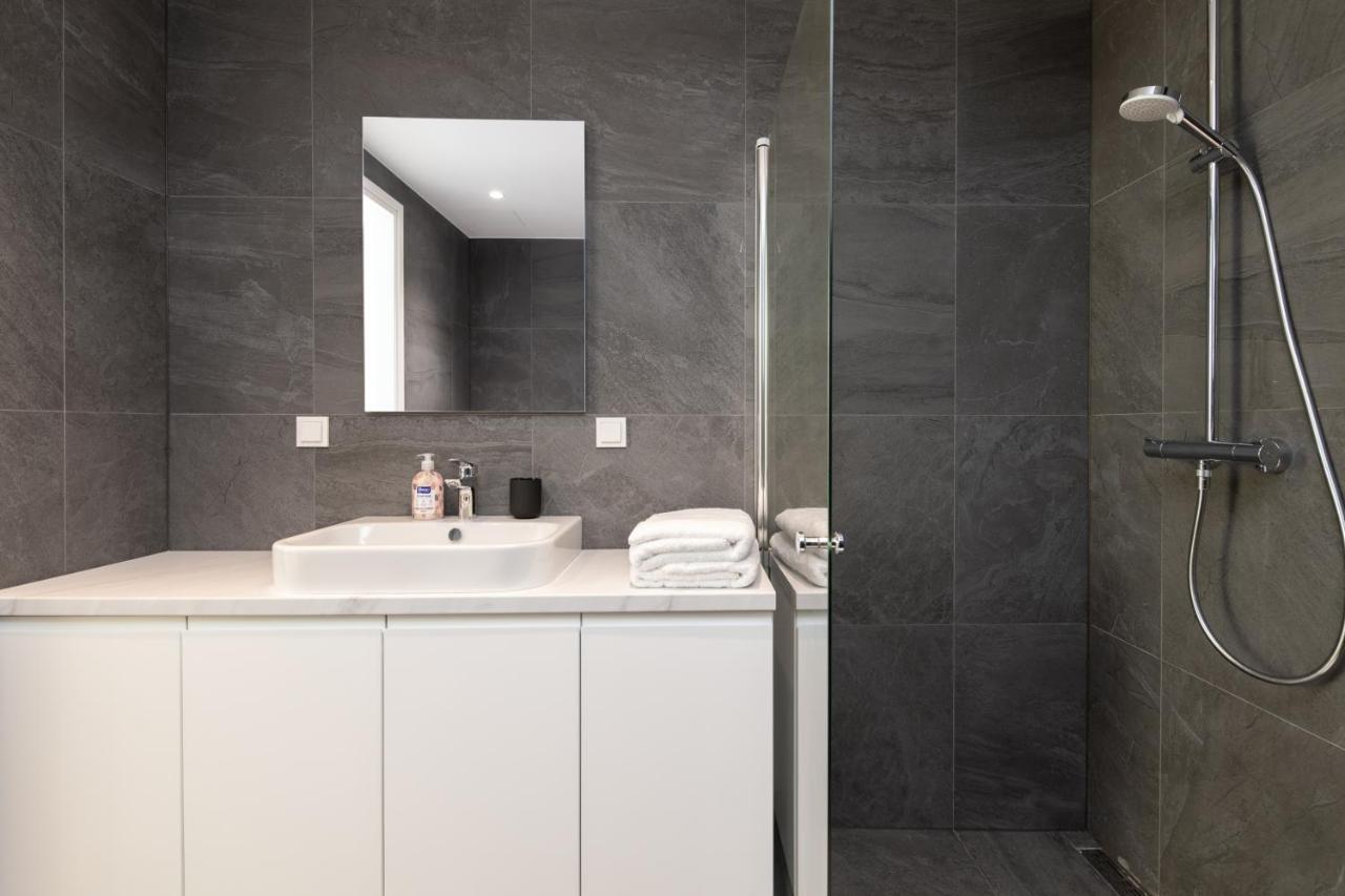 4Bdr Modern And Stylish Apartment Near Kadriorg With Free Parking タリン エクステリア 写真