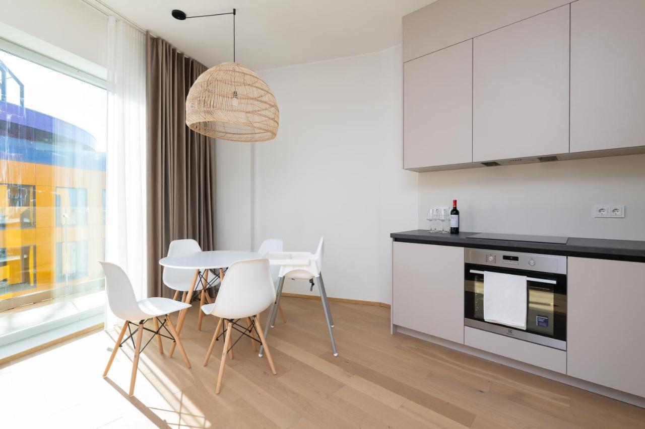 4Bdr Modern And Stylish Apartment Near Kadriorg With Free Parking タリン エクステリア 写真