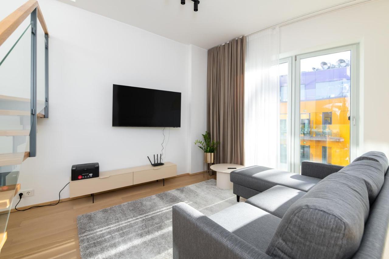 4Bdr Modern And Stylish Apartment Near Kadriorg With Free Parking タリン エクステリア 写真