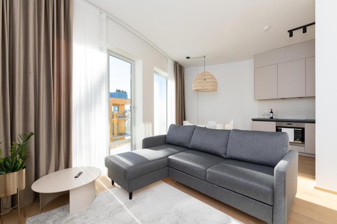 4Bdr Modern And Stylish Apartment Near Kadriorg With Free Parking タリン エクステリア 写真